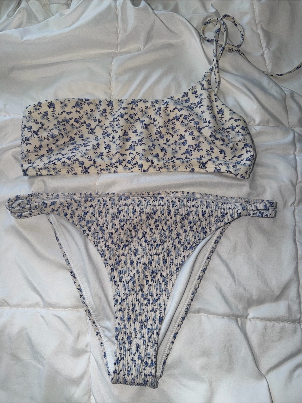 Off the shoulder Hollister Bikini